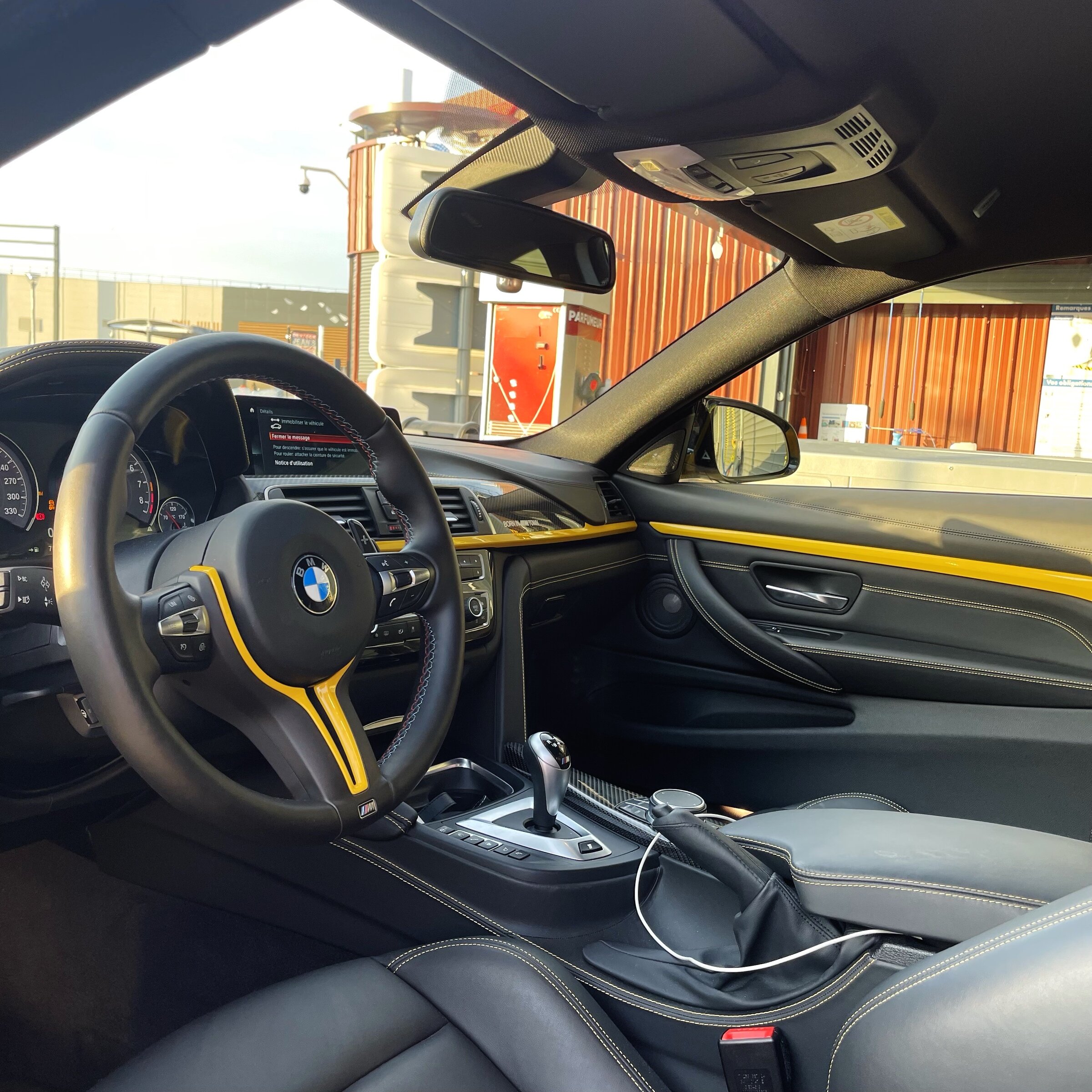 US Carwash workshop, windshield and detailing